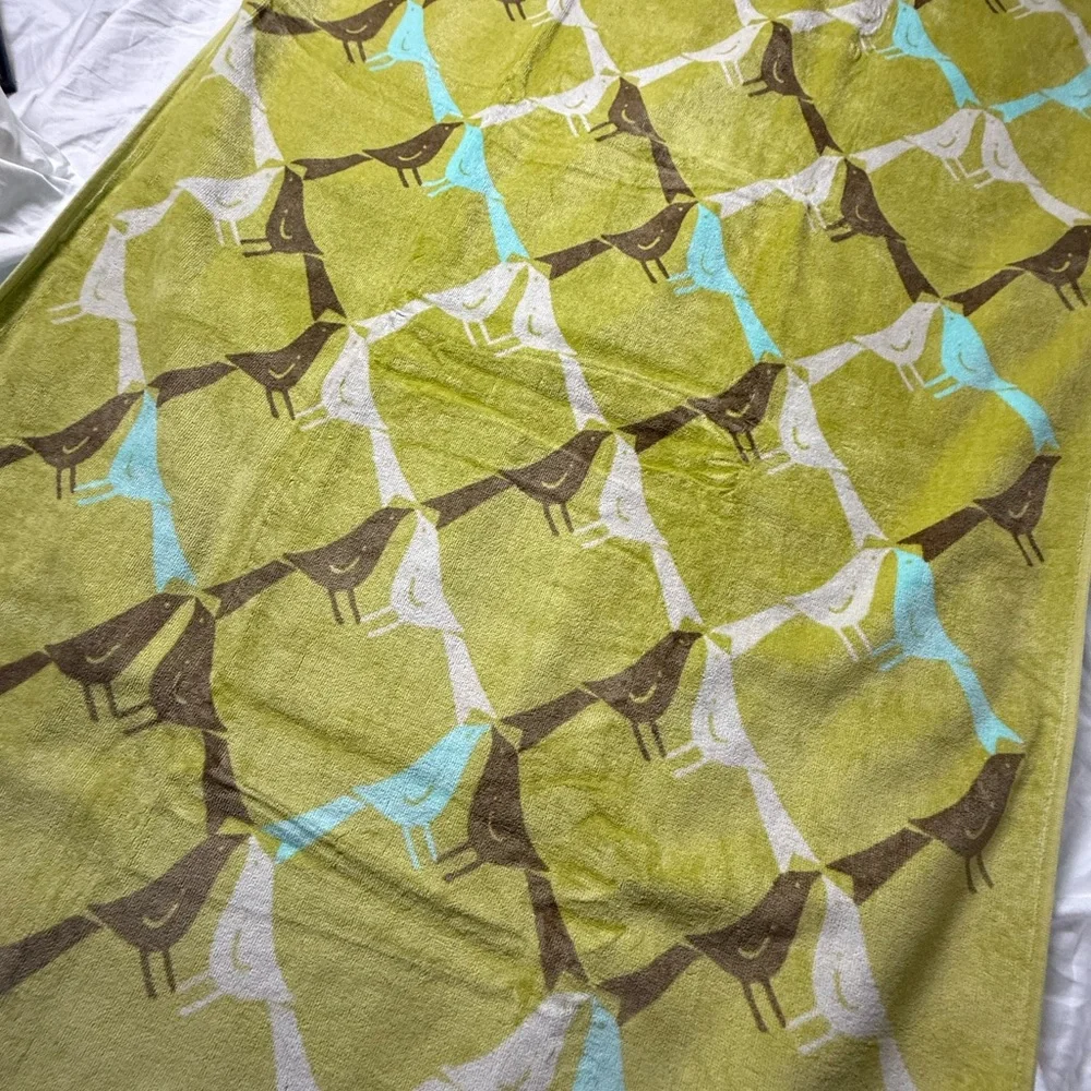NWT Vera Bradley Sittin In A Tree Beach Towel Retired Pattern LAST ONE!